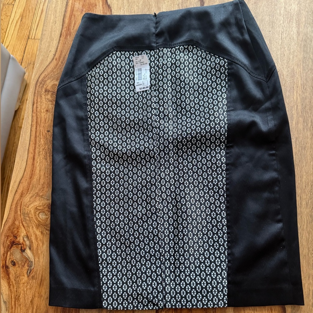 Brand new Linea Domani Italy skirt size 4